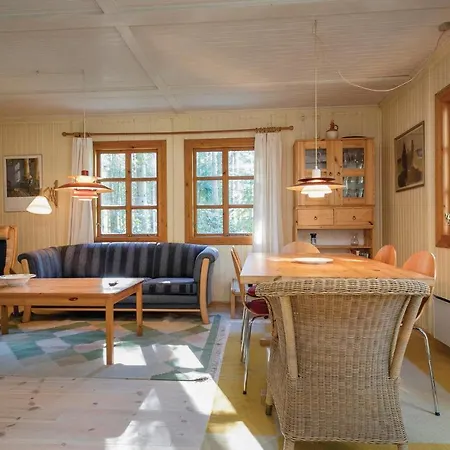 Three-bedroom Holiday In 別荘 イェリング